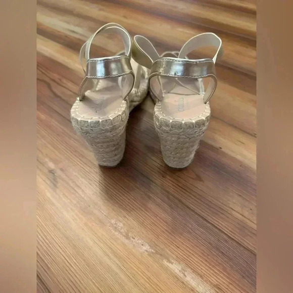 Charles David Gold and Cream Wedge Sandals - Picture 4 of 10